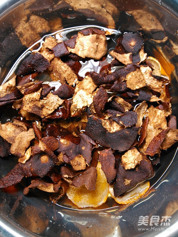 Nine-made Dried Tangerine Peel with Licorice recipe