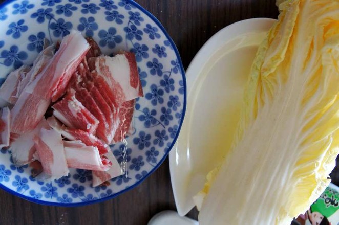 Cabbage and Pork Stewed Wide Noodles recipe