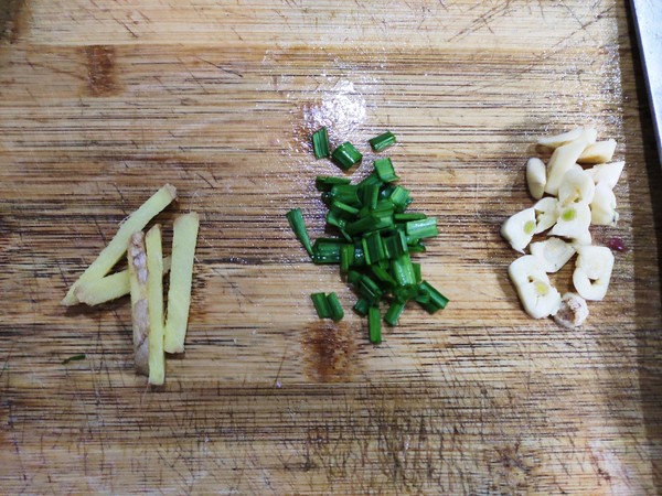 Stir-fried Horse Meat with Zucchini recipe