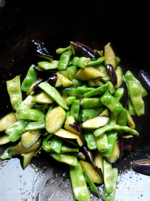 Stewed Eggplant with Northeastern Beans recipe