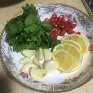 Lemon Hot and Sour Chicken Feet recipe
