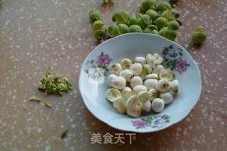 Fried Shrimp with Lotus Seeds and Peas recipe