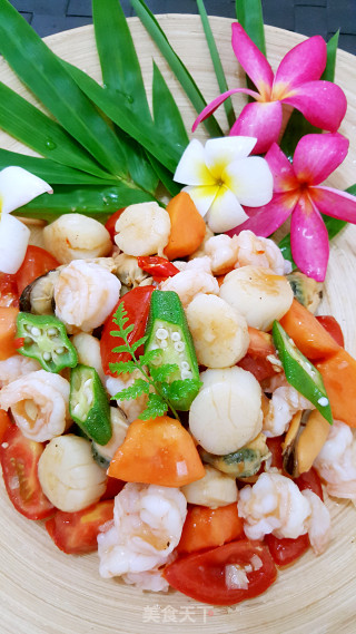 Southeast Asian Seafood and Fruit Salad recipe