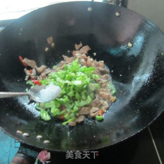 Stir-fried Pork with Garlic and Beans recipe