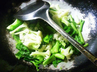 Stir-fried Cauliflower with Canola recipe