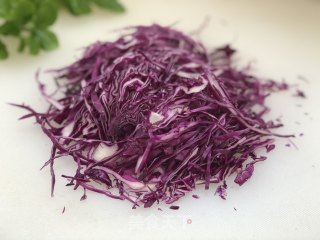 Camellia Oil Mixed with Purple Cabbage recipe