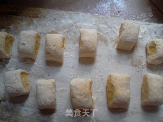 Knife Cut Pumpkin Buns recipe