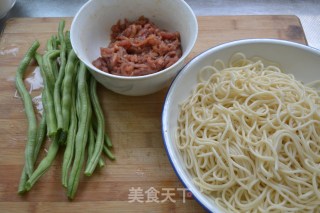 [fried Noodles with Beans and Pork Shreds] recipe