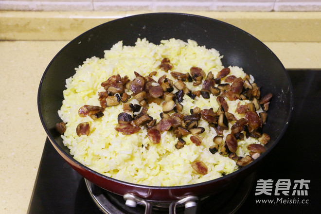 Fried Rice with Dried Mushrooms recipe