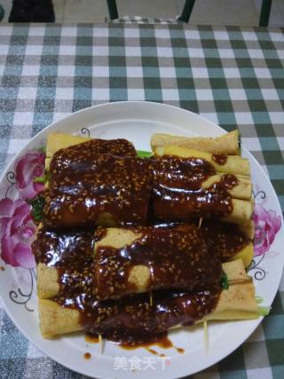 Dried Tofu and Vegetable Rolls with Sauce recipe