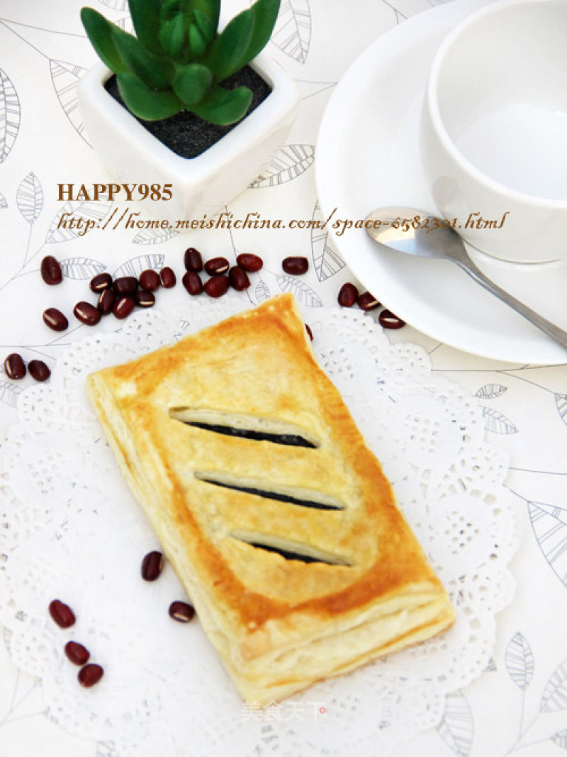 Refreshment in The Sun in The Winter Afternoon [red Bean Pastry Pie] recipe