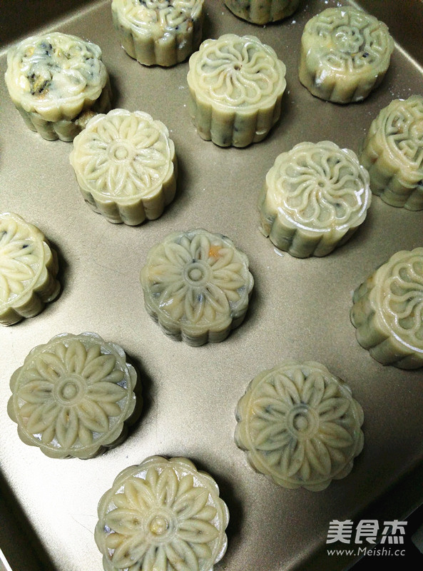 Five Kernel Moon Cakes Low Oil and Low Sugar Version recipe