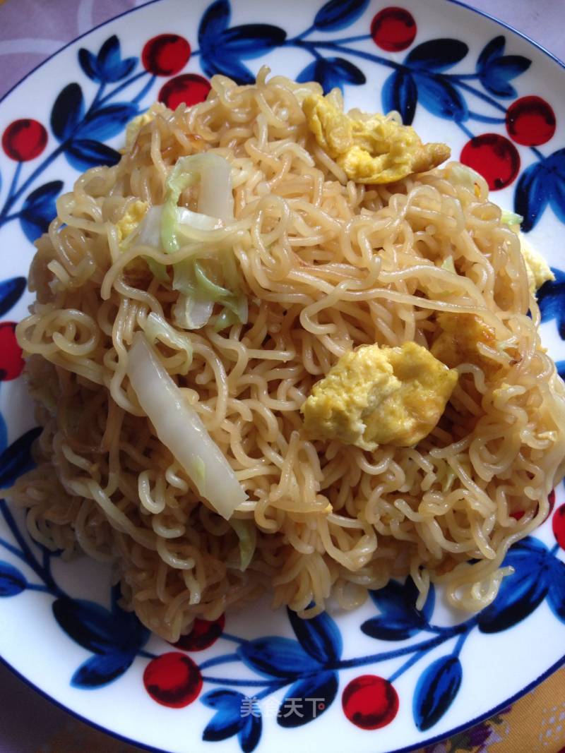 Instant Noodles Fried and Eaten recipe
