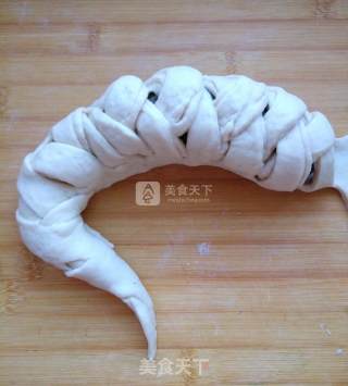 #aca烤明星大赛# Crocodile Bread Stuffed with Five Kernels recipe