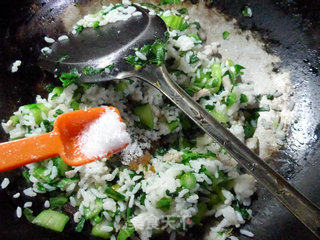 Fried Rice with Shredded Pork and Vegetable Core (curry Flavor) recipe