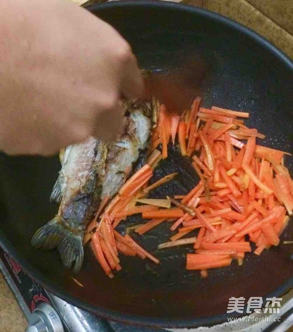 Braised Crucian Carp recipe