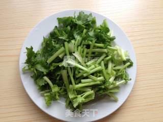 Stir-fried Shredded Pork with Celery and Fungus recipe