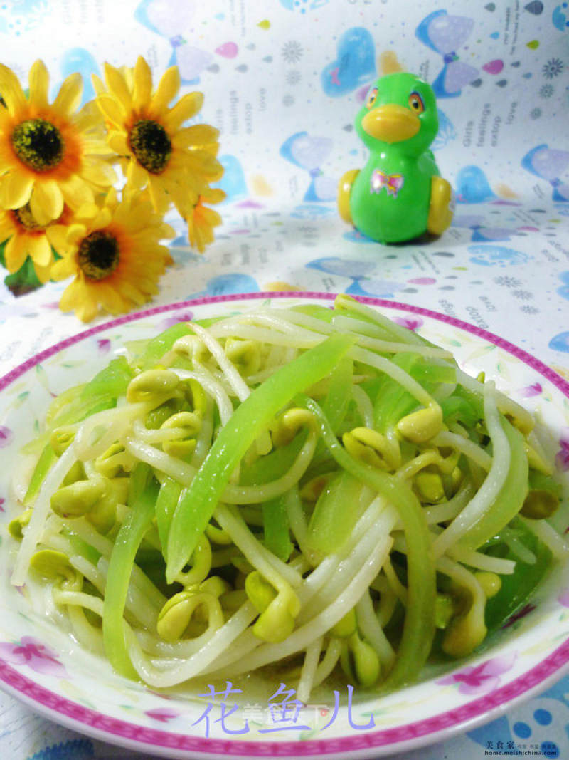 Stir-fried Soy Sprouts with Shredded Lettuce recipe