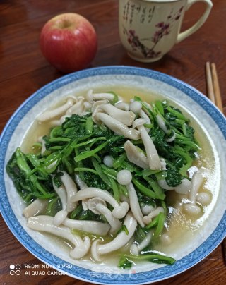 Grilled White Jade Mushroom with Small Vegetables recipe