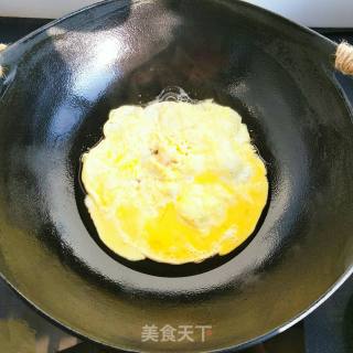 Scrambled Eggs with Cucumber and Carrots recipe
