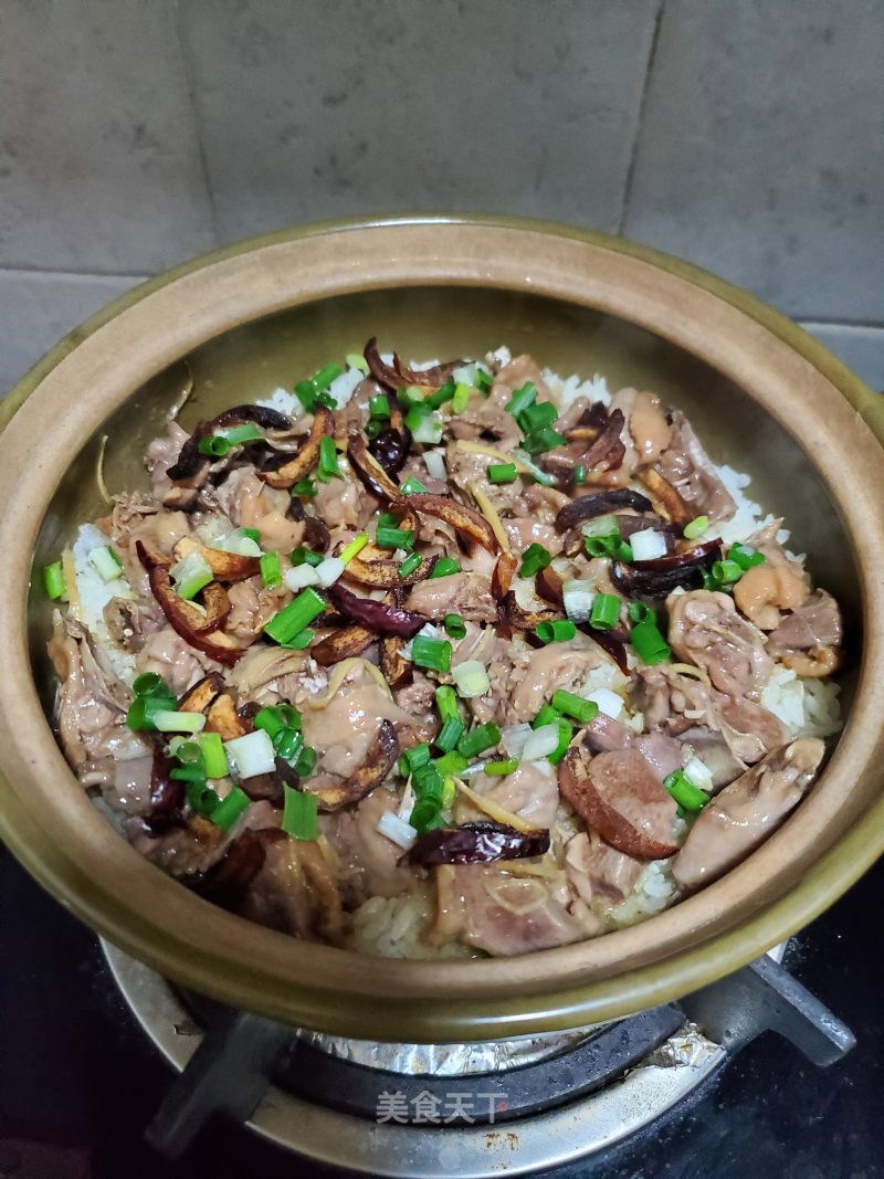 Suckling Pigeon Claypot Rice recipe