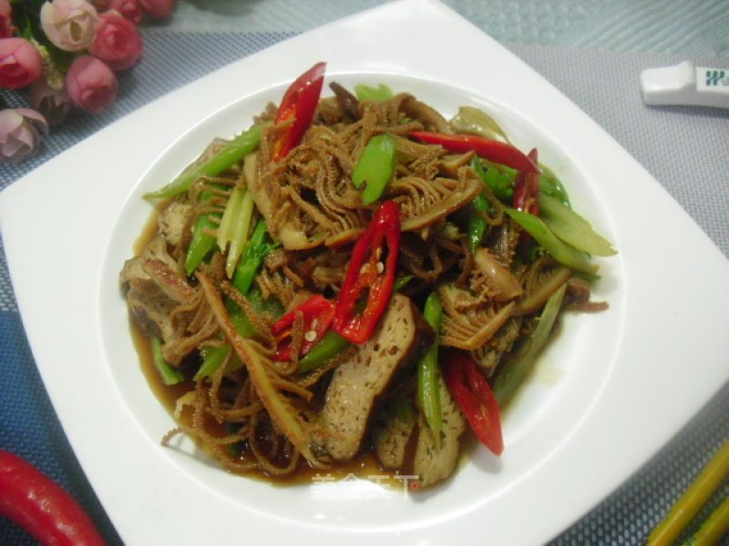 Stir-fried Beef Tripe with Celery Sauce recipe