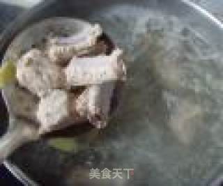 Summer Nourishing Soup---spare Ribs and Seaweed Soup recipe