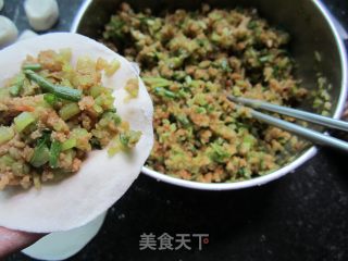 Pan-fried Dumplings Stuffed with Lard Residue recipe