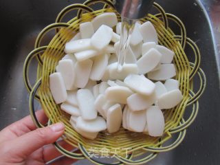 Stir-fried Rice Cake with Green Garlic and Pork recipe