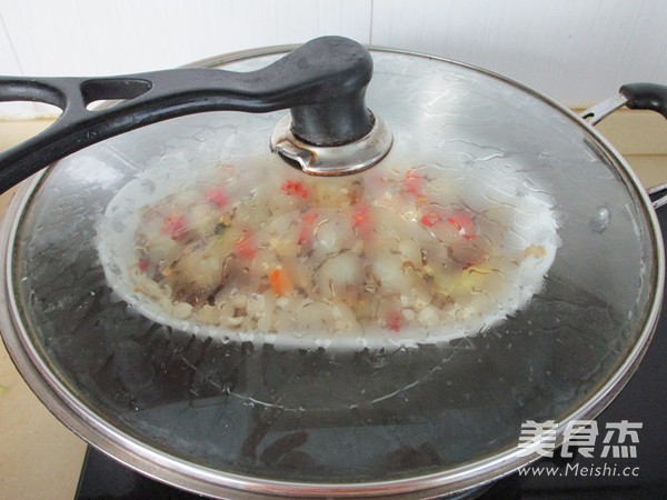 Steamed Scallop Meat with Pickled Pepper and Enoki Mushroom recipe