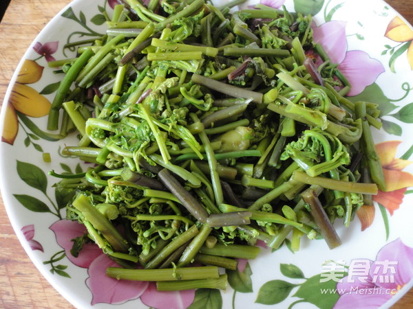 Fried Pork with Bracken recipe