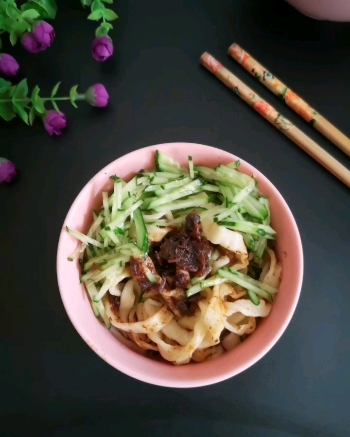 Egg Noodles with Shrimp Paste and Vegetables recipe