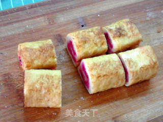 Dragon Fruit Jam Toast Roll recipe