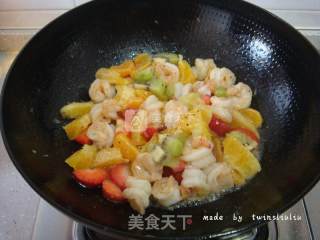 Fried Shrimp with Fruit recipe