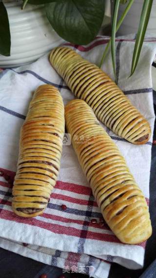 The Most Suitable for Novice [bean Paste Caterpillar Bread] recipe