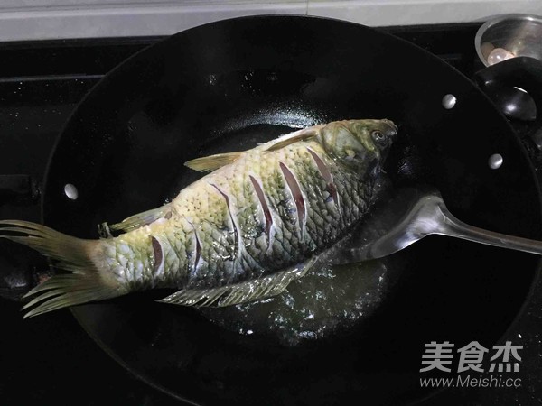 Home-style Braised Crucian Carp recipe