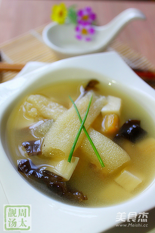 Miso Soup with Bamboo Fungus and Scallops recipe