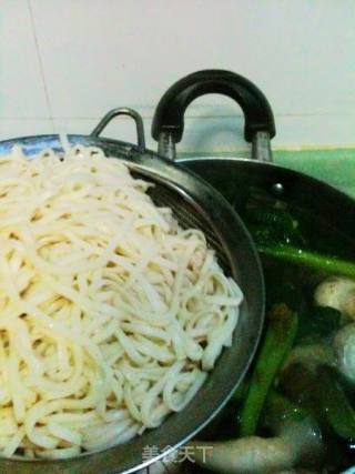 Beef Tendon Noodle Soup with Vegetables, Mushrooms and Mushrooms recipe