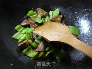 Stir-fried Pork Lung with Hot Peppers recipe