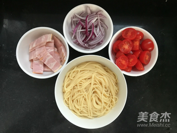 Spaghetti with Baby Tomatoes and Bacon recipe