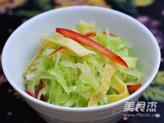 Refreshing Shredded Lettuce recipe