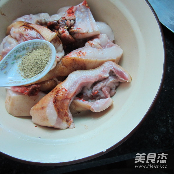 Pork Cheek Meat with Smoked Sauce recipe