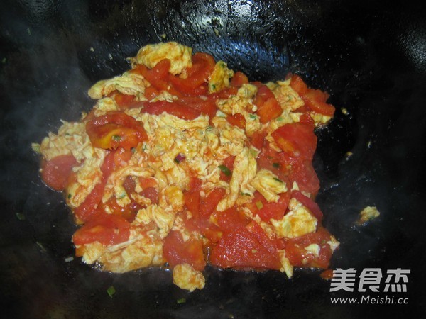 Scrambled Eggs with Tomatoes recipe