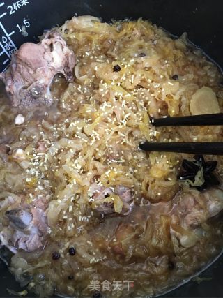 Braised Sauerkraut with Pork Ribs recipe