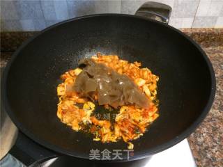 Spicy Cabbage Stir-fried Vetch recipe