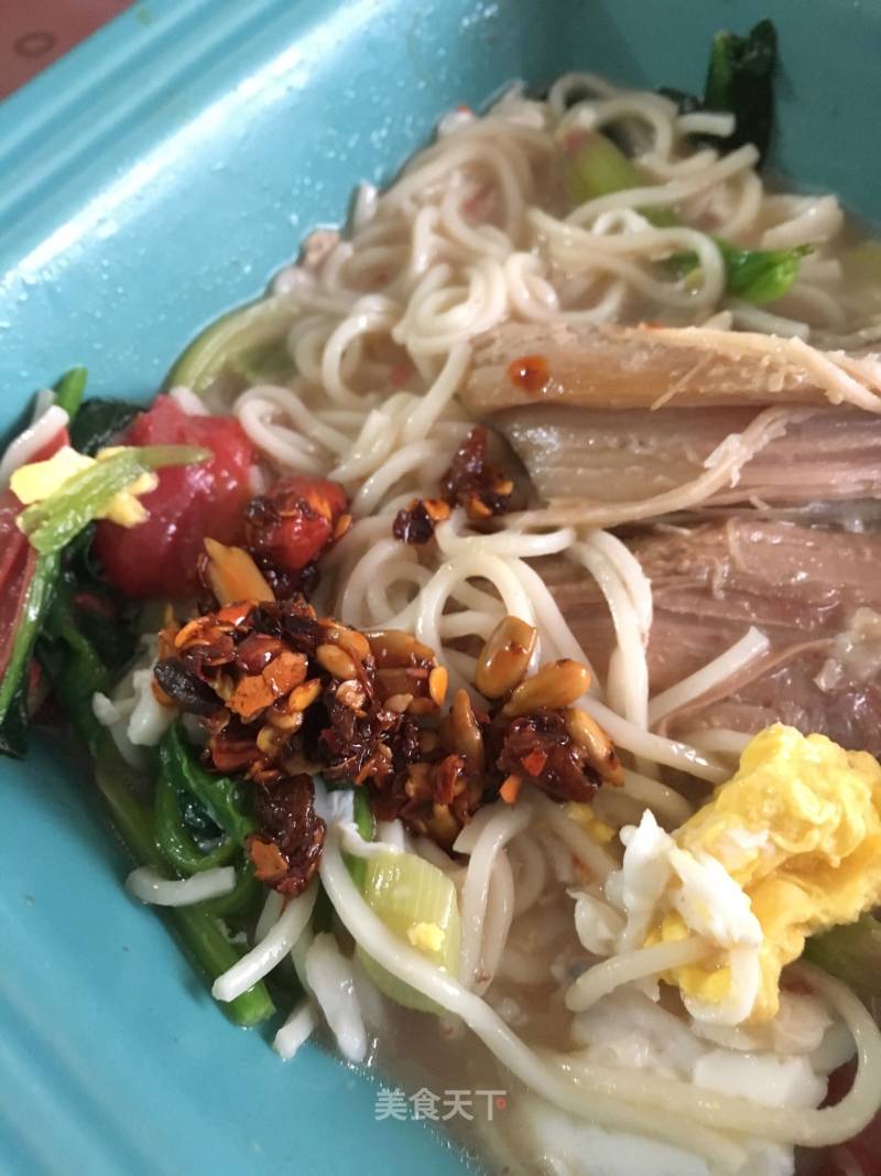 Pork Bone Soup and Red Oil Noodle