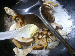 Stir-fried Soy Protein with Dried Radish recipe