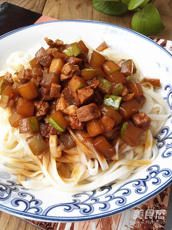 Noodles with Cucumber and Diced Pork recipe