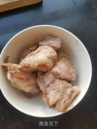 Stewed Pork Ribs with Lotus Root and Peanuts recipe