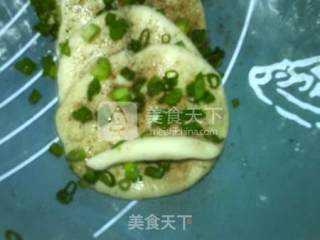 Salt and Pepper Scallion Rose Roll recipe